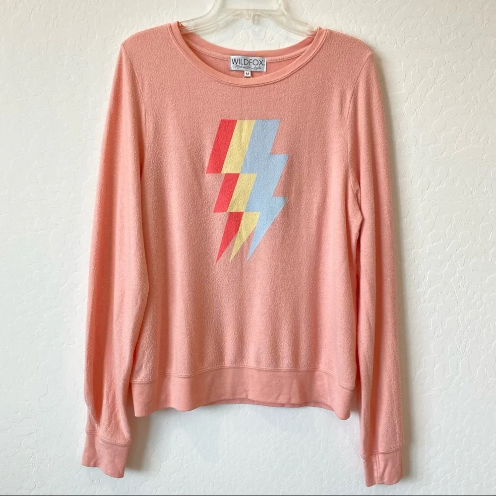 WILDFOX Tri Bolt Graphic Sweatshirt Guava Medium - Picture 2 of 6